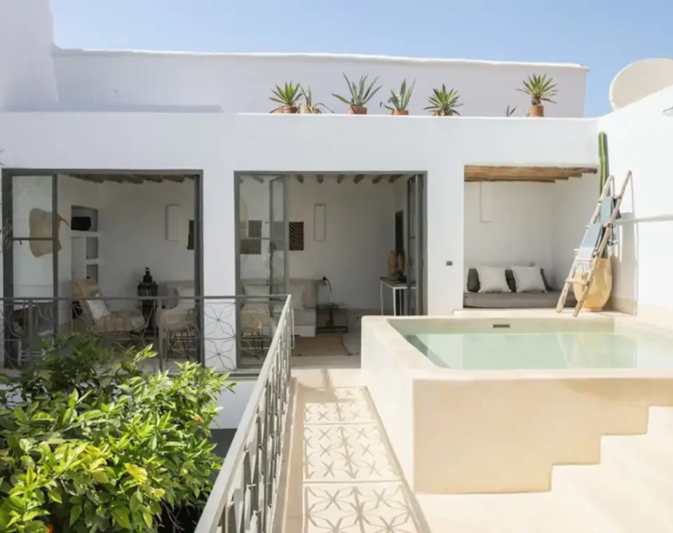 39a27806-0474-489a-8e7c-f66768d87afa